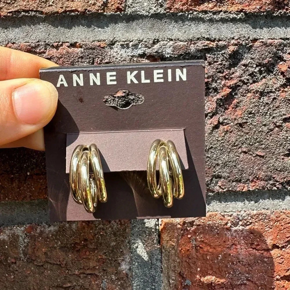 Anne Klein Gold Tone Earrings NWT - Picture 1 of 6